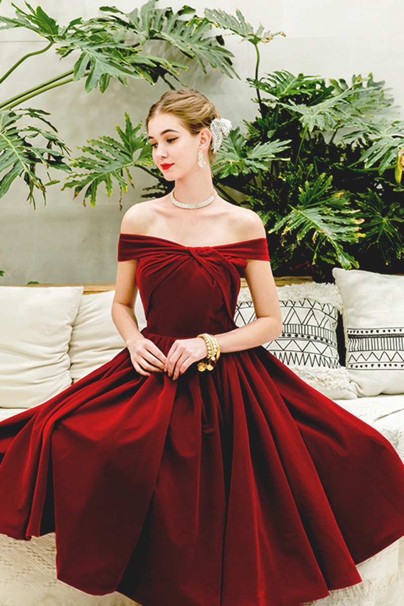 DS046 - พรีออเดอร์ ชุดราตรีสั้นสีแดง เดรสสั้นออกงาน (short dresses) ชุดไปงานแต่งงานสวยๆ "ธีมสีแดง"