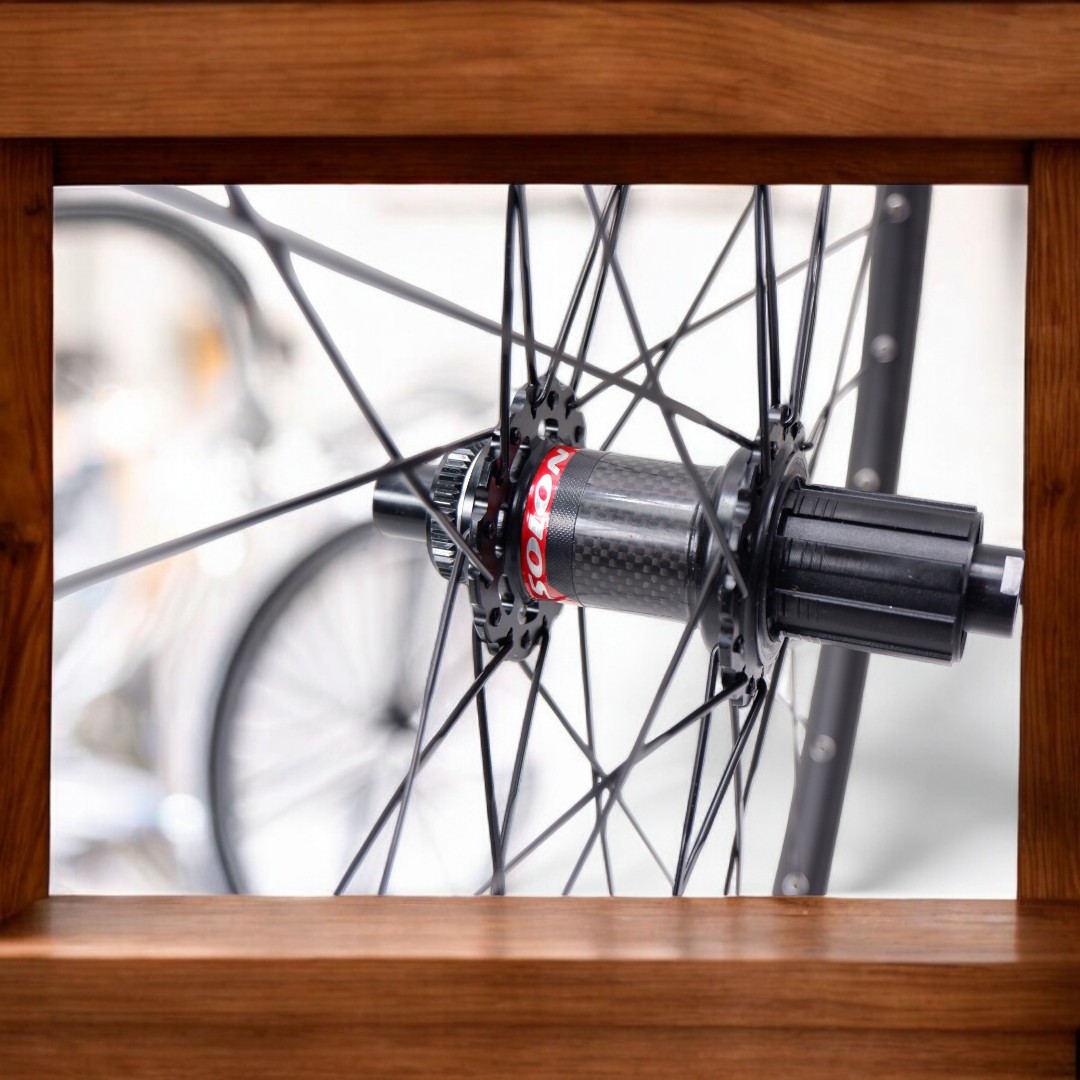 ชุดล้อเสือภูเขา RETROSPEC M402-CB 27.5/29 นิ้ว ดุมคาร์บอน Boost 110/148 Center Lock