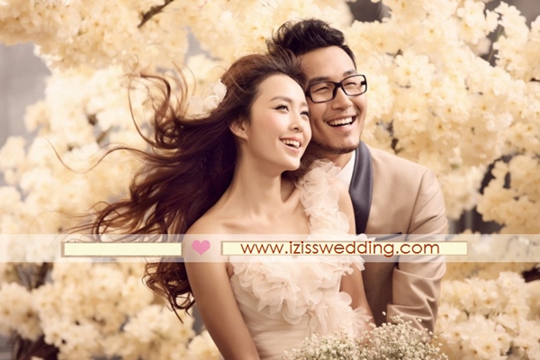 PW353-**พร้อมส่งชุดผู้หญิงค่ะ**ชุดคู่ถ่ายพรีเวดดิ้ง (prewedding dress) & ชุดแต่งงานแฟนซี (Fancy wedding dress)ชายหญิง "ธีมสีขาว-น้ำตาล"