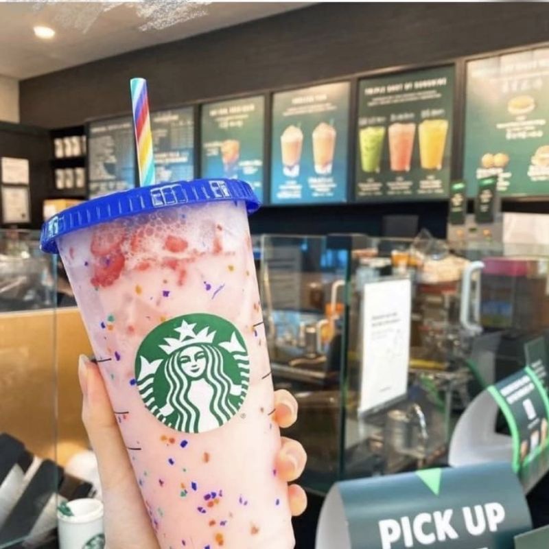 แก้วเปลี่ยนสีตามอุณหภูมิ starbucks🎠 รุ่น limited🎉 พร้อมส่งจากไทย 🎁ค่าส่งถูก‼️แก้วใส่น้ำเย็นแล้วเปลี่ยนสี