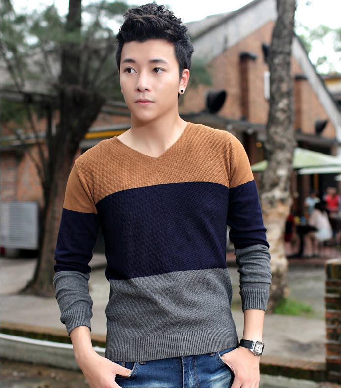 เสื้อไหมพรมผู้ชาย พร้อมส่ง สีน้ำตาลลายขวาง แขนยาว คอวี ผ้านิ่ม ใส่สบาย