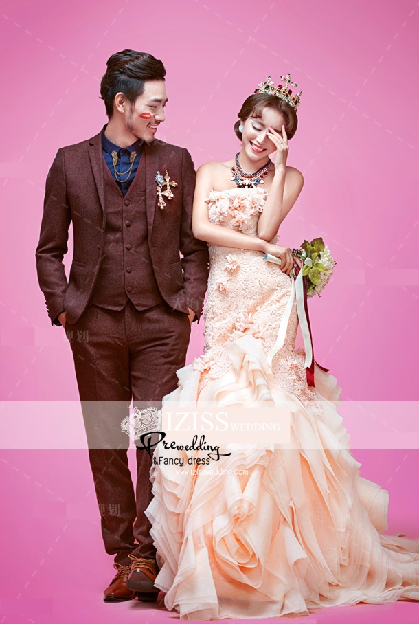 PW290-**พรีออเดอร์**ชุดคู่ถ่ายพรีเวดดิ้ง (prewedding dress) & ชุดแต่งงานแฟนซี (Fancy wedding dress)ชายหญิง "ธีมสีส้มโอโรส"