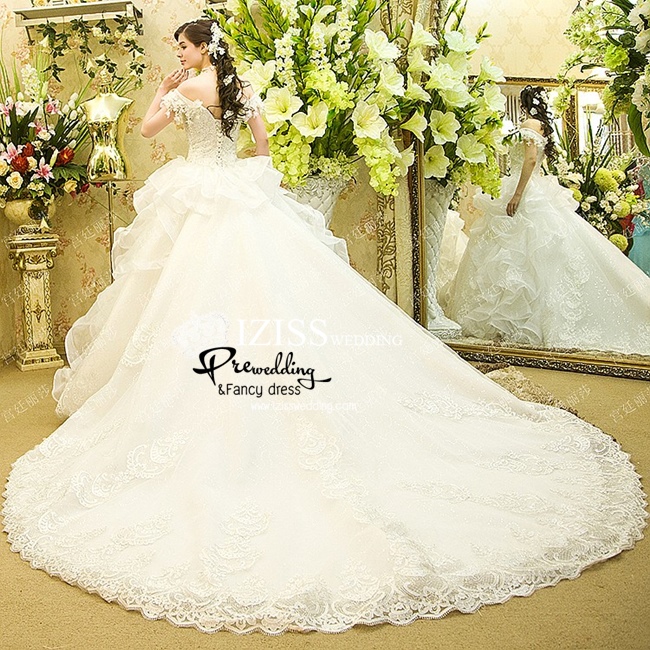 BRL052 **พร้อมเช่า 4,500บ.**ชุดแต่งงานหรูหราประดับดอกไม้ผสมเพชรและคริสตัล สวยงามดุจเจ้าหญิง