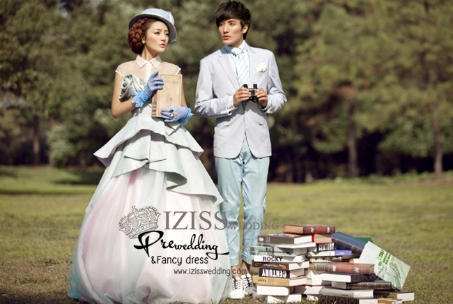 PW204 - พรีออเดอร์ ชุดคู่ถ่ายพรีเวดดิ้ง (prewedding dress) & ชุดแต่งงานแฟนซี (Fancy wedding dress)ชายหญิง "ธีมสีเขียว"