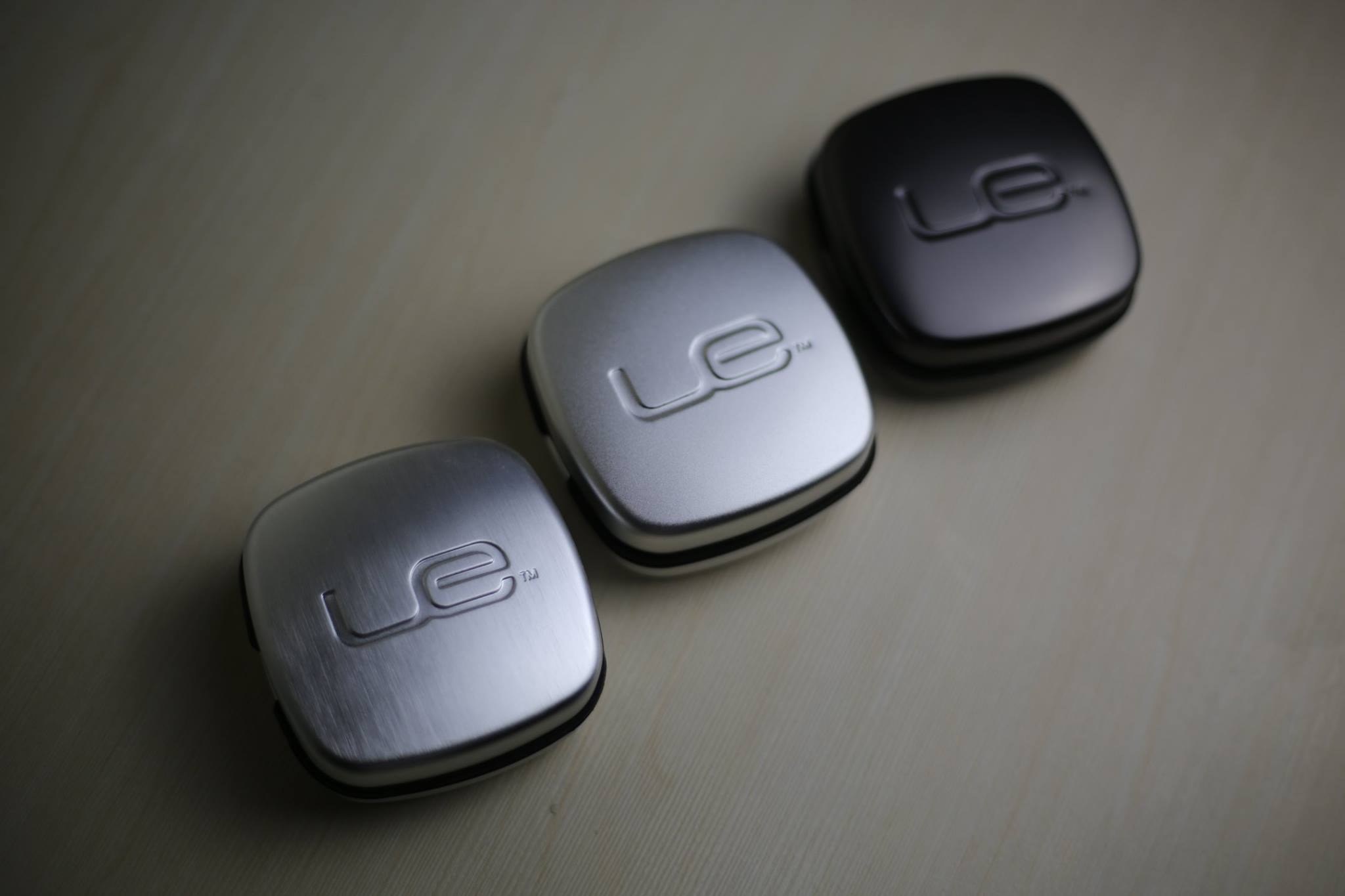 ขาย เคสหูฟัง UE (รุ่นดั้งเดิม) ของแท้ สุดPremium ทำจากอลูมิเนียม บุกำมะหยี่อย่างดี