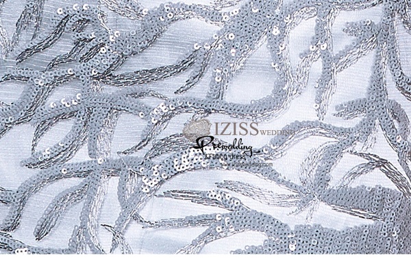 T009 **พรีออเดอร์เดรสชุดเลื่อมสีเทาเงิน**ชุดราตรียาวเลื่อมสีเทาเงินทั้งชุด แขนสั้น เล่นดีเทลซีทรูช่วงอก ปักเลื่อมสีเทาสลับเงิน ลายกิ่งไม้เข้ารูป สวยงามหรูหราไฮโซมากๆ ค่ะ