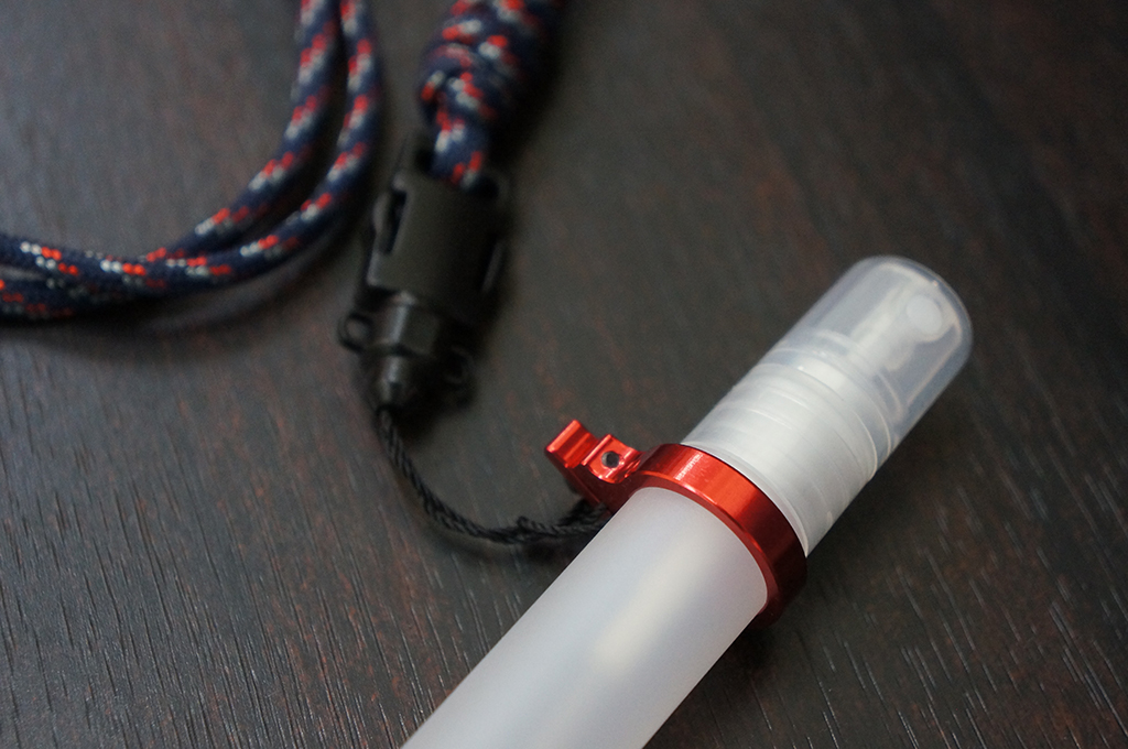 สายคล้องคอเชือก Paracord 550 พร้อมตัวแขวนCNC กับ ขวดสเปรย์ ขนาดพกพา 10ml