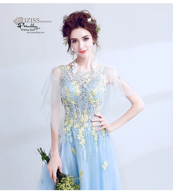 DL028 - **พรีออเดอร์** ชุดราตรี เดรสยาวออกงาน (Night party dresses) ชุดไปงานแต่งงานสวยๆ "ธีมสีฟ้าปักดอกสีเหลือง "