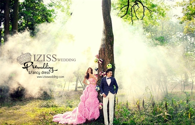 PW163 - **พร้อมส่งทั้้งเซ็ท** ชุดคู่ถ่ายพรีเวดดิ้ง (prewedding dress) & ชุดแต่งงานแฟนซี (Fancy wedding dress)ชายหญิง "ธีมสีชมพู-น้ำเงิน"