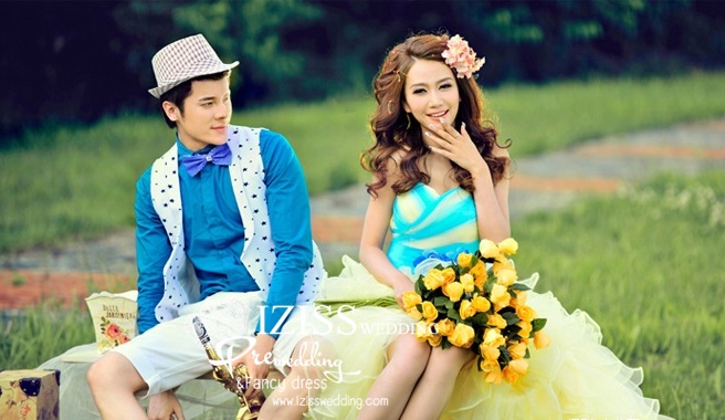 PW170 - Preorder ชุดคู่ถ่ายพรีเวดดิ้ง (prewedding dress) & ชุดแต่งงานแฟนซี (Fancy wedding dress)ชายหญิง "ธีมสีเหลือง-ฟ้า"