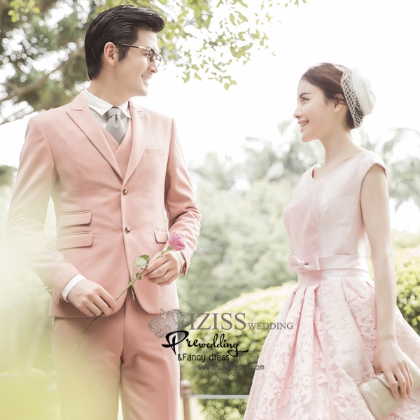 PW472- **พร้อมส่งเฉพาะชุดผู้หญิงสีส้ม**ชุดแต่งงานแฟนซี ชุดเดรสสีส้มชุดยกน้ำชา ชุดถ่ายพรีเวดดิ้ง (prewedding dress) & ชุดแต่งงานแฟนซี (Fancy wedding dress) "ธีมสีส้ม"