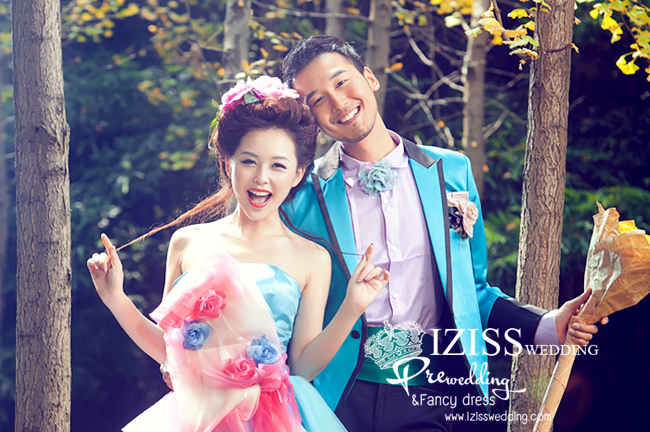 PW135 - Pre order ชุดคู่ถ่ายพรีเวดดิ้ง (prewedding dress) & ชุดแต่งงานแฟนซี (Fancy wedding dress)ชายหญิง "ธีมสีเขียว-ชมพู"