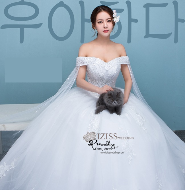 BR239 **พรีออเดอร์**ชุดแต่งงาน&ชุดเจ้าสาวแบบยาวสีขาวเกรดพรีเมี่ยม เปิดไหล่ มีแขน หรูหราน่ารัก สวยโดดเด่นไม่ซ้ำใคร