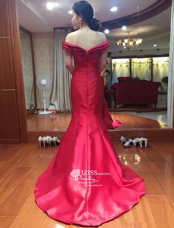 PW449- **พรีออเดอร์มี 4 สี สีน้ำเงินกรมท่า น้ำเงินสด แดงและสีเขียวสด**ชุดเดรสสีน้ำเงินหางปลา ชุดถ่ายพรีเวดดิ้ง (prewedding dress) & ชุดแต่งงานแฟนซี (Fancy wedding dress) "ธีมสีน้ำเงิน"