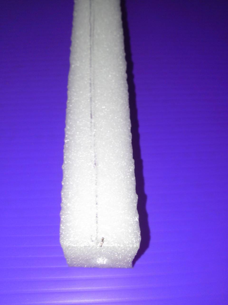 รางโฟมEpe บากร่อง ใช้หุ้มขอบกระจก