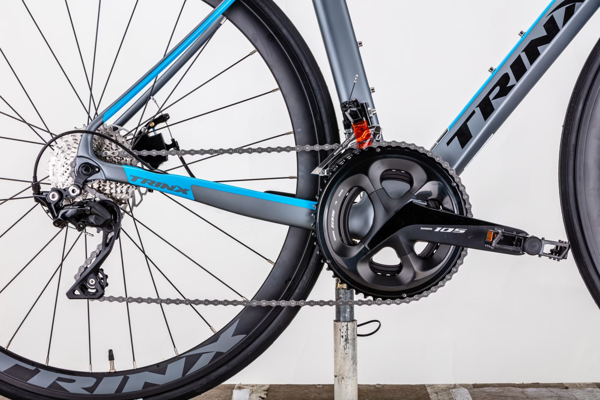 TrinX RAPID 2.1 เสือหมอบเฟรมคาร์บอน ดิสเบรก เกียร์ Shimano 105