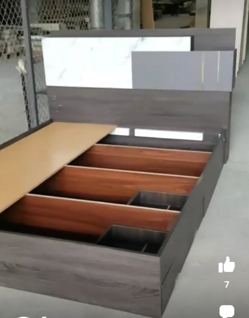 B511G-B611G เตียงไม้มีลิ้นชัก 5,6 ฟุต