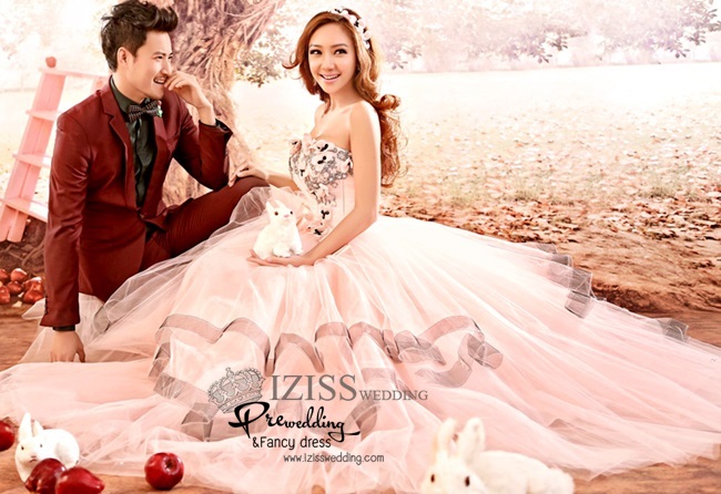 PW059 - **เลิกผลิตค่ะ** ชุดคู่ถ่ายพรีเวดดิ้ง (prewedding dress) & ชุดแต่งงานแฟนซี (Fancy wedding dress)ชายหญิง "ธีมสีขาว-น้ำตาล"