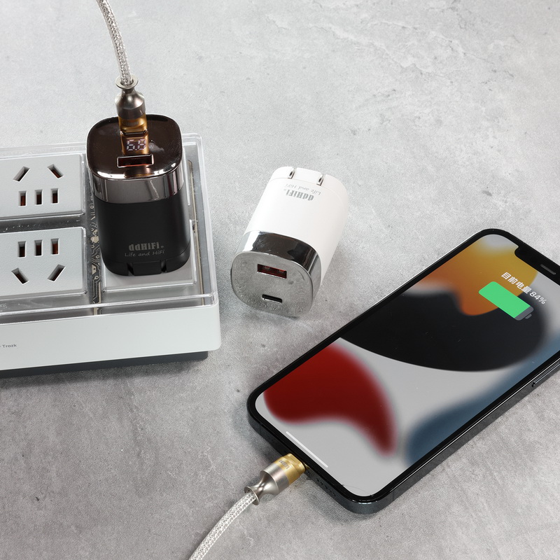 DD JT-P18 หัวชาร์จไว รองรับ PSS 33W, PD 30W จอแสดงกำลังไฟแบบ Realtime ขาพับเก็บได้