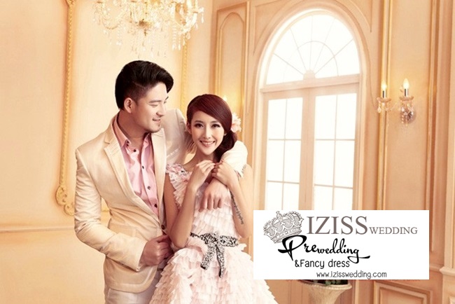 PW120 - **พร้อมส่งทั้งเซ็ท** ชุดคู่ถ่ายพรีเวดดิ้ง (prewedding dress) & ชุดแต่งงานแฟนซี (Fancy wedding dress)ชายหญิง "ธีมสีชมพู-ขาว"