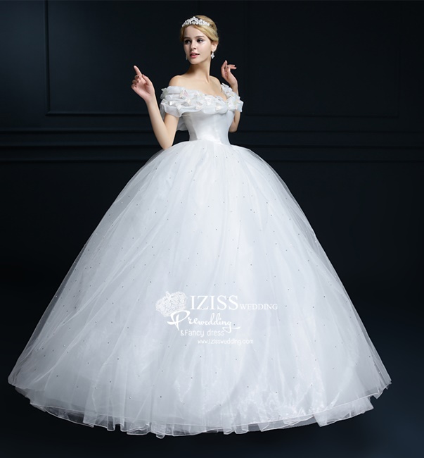 PW356 - **พรีออเดอร์สีขาวค่ะ** ชุดคู่ถ่ายพรีเวดดิ้ง (prewedding dress) & ชุดแต่งงานแฟนซี (Fancy wedding dress)ชายหญิง "ธีมสีเจ้าหญิงสีน้ำเงิน-เจ้าชายชุดสีขาวฟ้า"