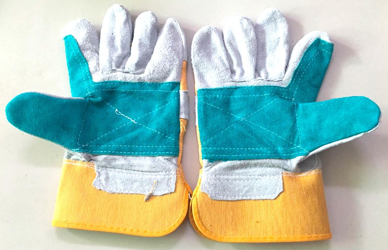 ถุงมืองานช่างอย่างดี 200 กรัม Free size (1x3คู่)