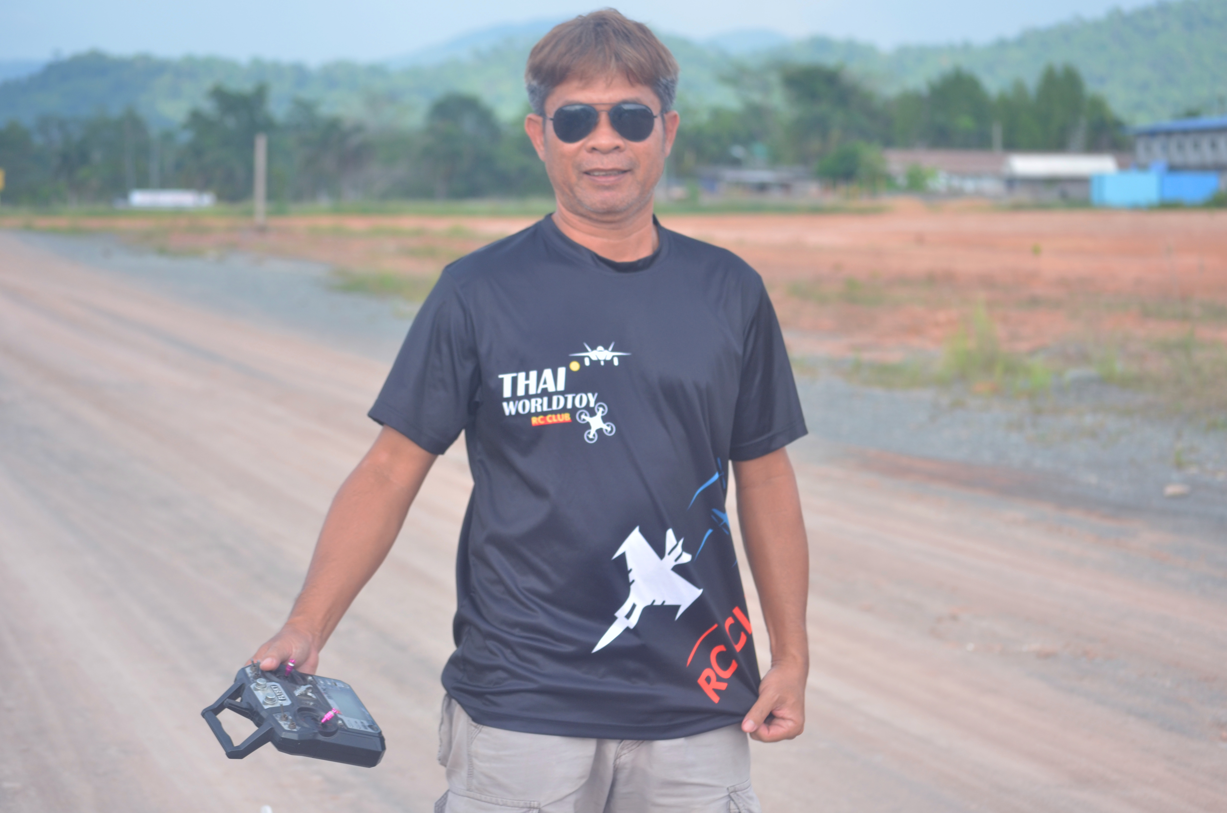 เสื้อกีฬาเครื่องบินบังคับ THAIWORLDTOY-RC V2.