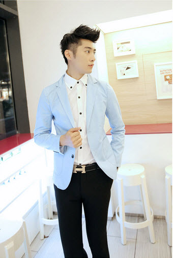 เสื้อสูทพร้อมส่ง เสื้อสูทแฟชั่นผู้ชาย สีฟ้า แขนยาว แต่งกระเป๋า กระดุม 2 เม็ด มีซับใน แต่งกระดุมแขน ใส่ออกงานได้ ใส่ทำงานได้ ใส่เที่ยวได้