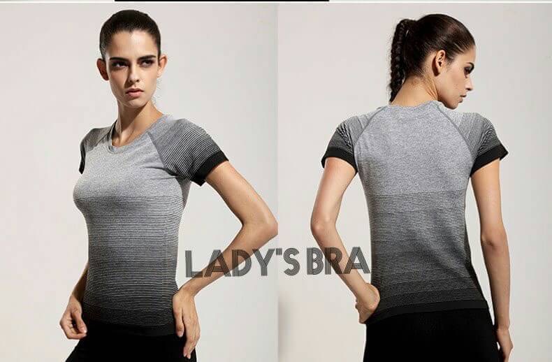 เสื้อออกกำลังกายแขนสั้น