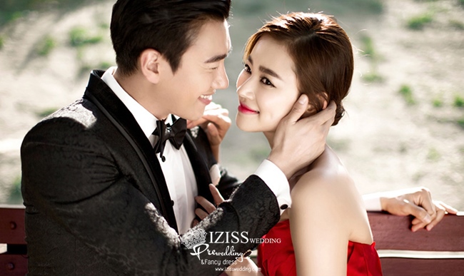 PW426- **พร้อมส่งทั้งเซ็ท**ชุดคู่ถ่ายพรีเวดดิ้ง (prewedding dress) & ชุดแต่งงานแฟนซี (Fancy wedding dress)ชายหญิง "ธีมสีแดง-ดำ"