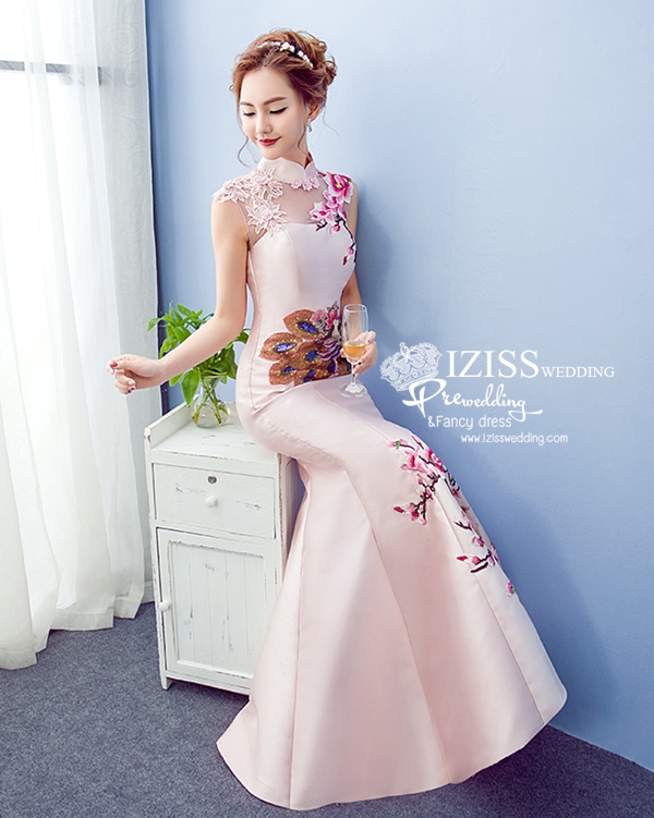 PW447- **พรีออเดอร์**ชุดกี่เพ้ายาว ชุดยกน้ำชา ชุดถ่ายพรีเวดดิ้ง (prewedding dress) & ชุดแต่งงานแฟนซี (Fancy wedding dress) "ธีมสีฟ้า"