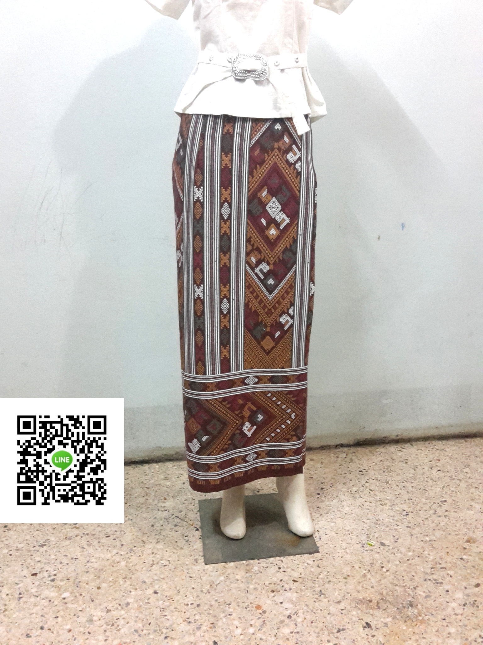 ผ้าถุงสำเร็จรูปแบบป้ายเชือกผูก ผ้าถุงสำเร็จลายมัดหมี่