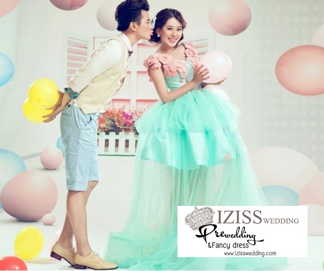 PW117 - Pre order ชุดคู่ถ่ายพรีเวดดิ้ง (prewedding dress) & ชุดแต่งงานแฟนซี (Fancy wedding dress)ชายหญิง "ธีมสีเขียว-ครีมน้ำตาล"