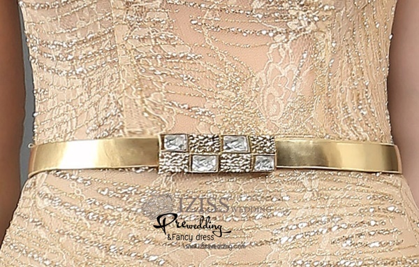 T005**พรีออเดอร์เดรสสีทอง**ชุดราตรียาวสีทองทั้งชุด แขนสั้นเต่อ เล่นดีเทลตกแต่งแถบสีทองนูนบนลายผ้า ชุดเข้ารูป พร้อมเข็มขัดสวยหรู งานเกรดพรีเมี่ยม ไฮโซมากๆ ค่ะ