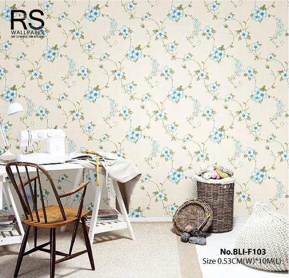 วอลเปเปอร์ ลายดอกไม้สีฟ้า พื้นสีขาวครีม No.BLI-F103