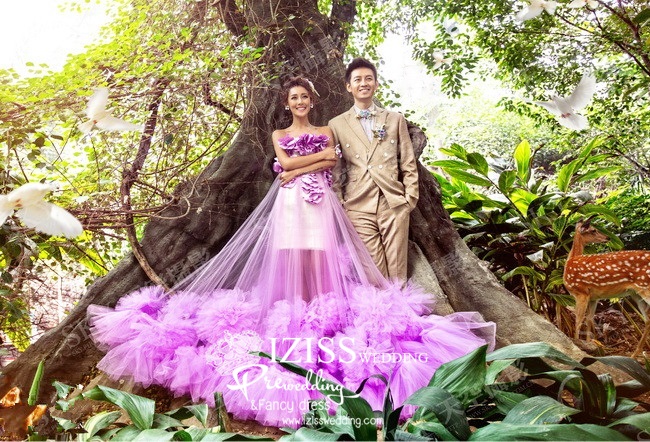 PW160 - **พรีออเดอร์** ชุดคู่ถ่ายพรีเวดดิ้ง (prewedding dress) & ชุดแต่งงานแฟนซี (Fancy wedding dress)ชายหญิง "ธีมสีม่วง-ขาว"