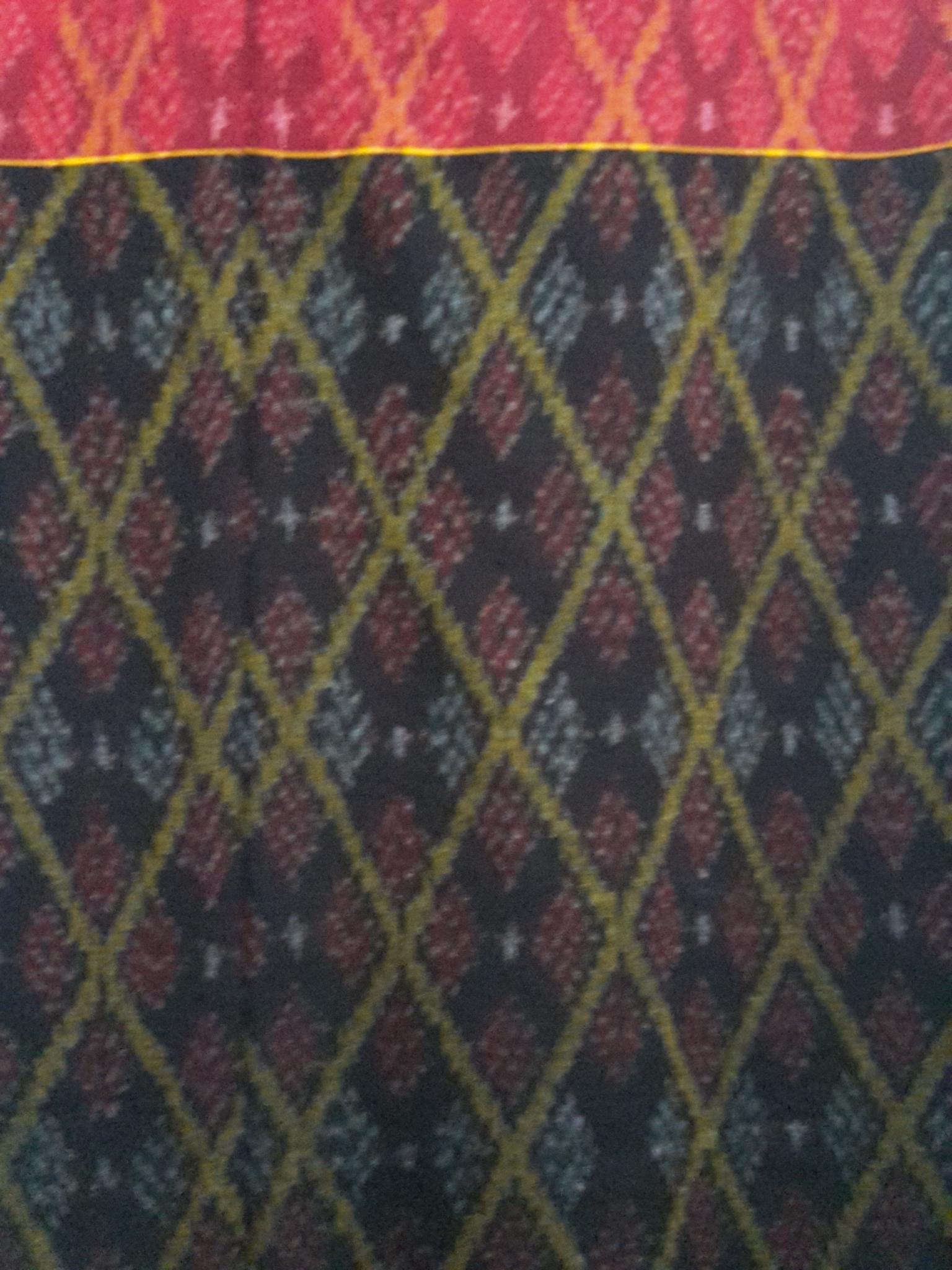 ผ้ามัดหมี่ตีนแดง ผ้าซิ่นตีนแดง ผ้าฝ้ายตีนแดง ผ้าทอพื้นเมือง บุรีรัมย์ ลายอัปสราพนม 2 เมตร