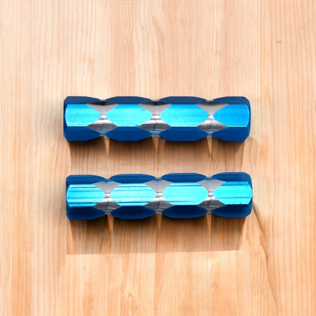 ที่วางเท้าจักรยาน อลูมิเนียม 1 คู่ ใช้กับจักรยานทั่วไป เกลียว 3/8", ใช้ได้หน้า/หลัง, กันลื่น แข็งแรง ปลอดภัย