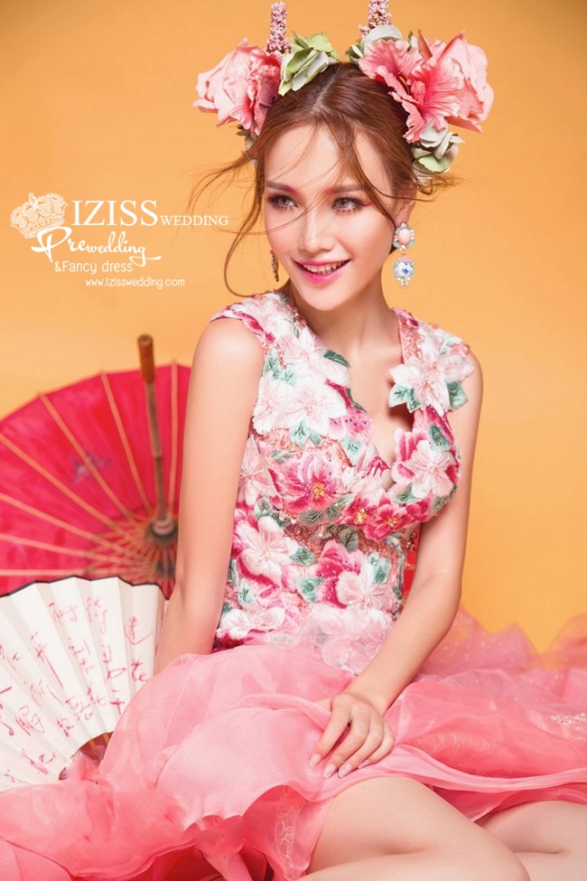 PW344-**พร้อมส่ง **ชุดคู่ถ่ายพรีเวดดิ้ง (prewedding dress) & ชุดแต่งงานแฟนซี (Fancy wedding dress)ชายหญิง "ธีมสีชมพู"