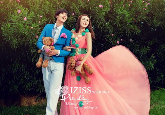 PW042 -**เลิกผลิตค่ะ** ชุดคู่ถ่ายพรีเวดดิ้ง (prewedding dress) & ชุดแต่งงานแฟนซี (Fancy wedding dress)ชายหญิง "ธีมสีฟ้า-ชมพูโอโรส"