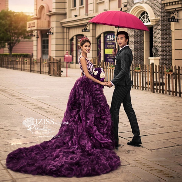 PW391 - **พรีออเดอร์**ชุดคู่ถ่ายพรีเวดดิ้ง (prewedding dress) & ชุดแต่งงานแฟนซี (Fancy wedding dress)ชายหญิง "ธีมสีม่วง"