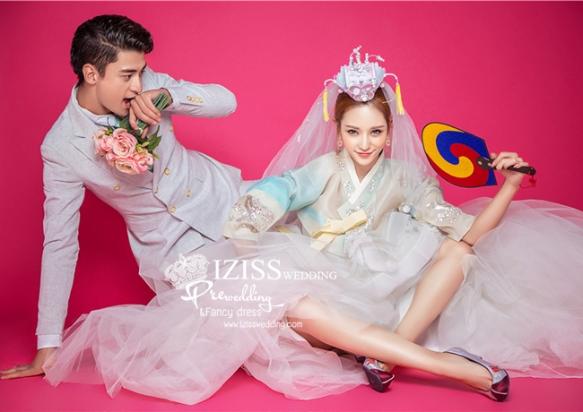 PW371 - **พร้อมเช่า 5,500 ชุดฮันบกเกาหลีทั้งเซ็ทค่ะ** ชุดคู่ถ่ายพรีเวดดิ้ง (prewedding dress) & ชุดแต่งงานแฟนซี (Fancy wedding dress)ชายหญิง "ธีมสีครีมฟ้าอ่อน"