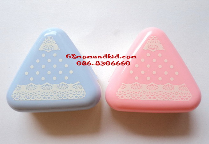 ++พร้อมส่ง++กล่องใส่ข้าวปั้น ทรางสามเหลี่ยม ลายจุด 1 แพค มี 2 ชิ้น 2 สี ชมพู/ฟ้า สุดคุ้มค่ะ