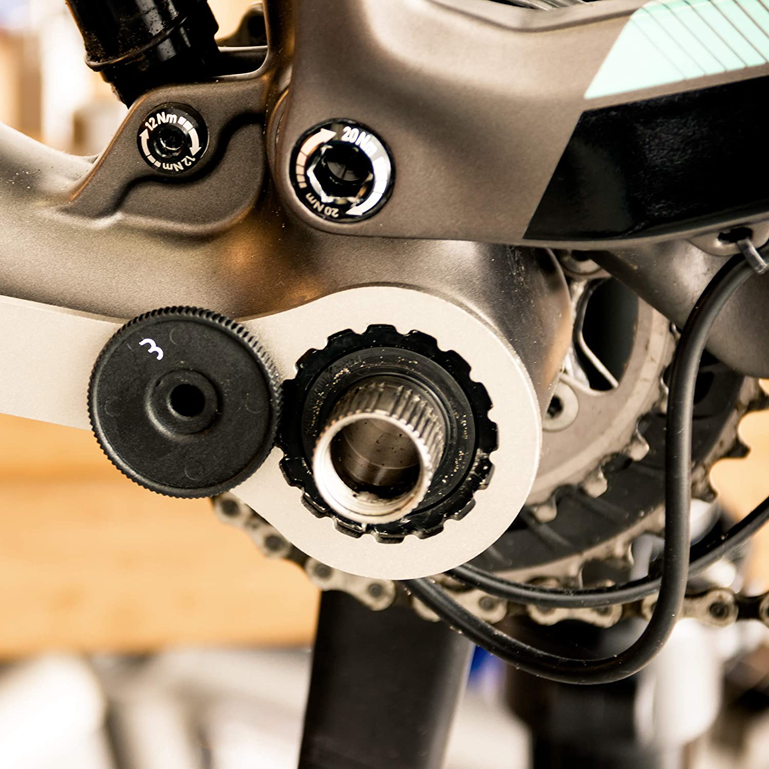 ตัวถอดกะโหลกพร้อมฝาปิด BBB Cycling | Bracket Grip Bracket Tool for Bikes | BTL-27L