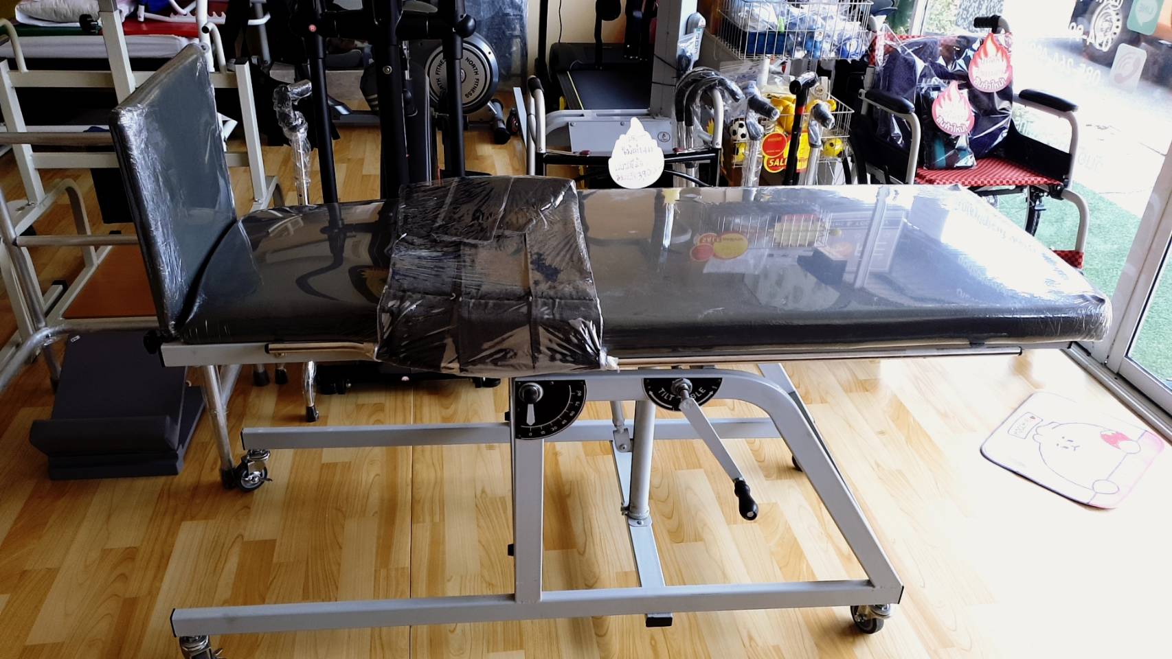 เตียงฝึกยืน แบบใช้มือหมุน สำหรับเด็กโต (อายุ 7-12ปี) Tilt Table for Children ( Over 7-12 years old)