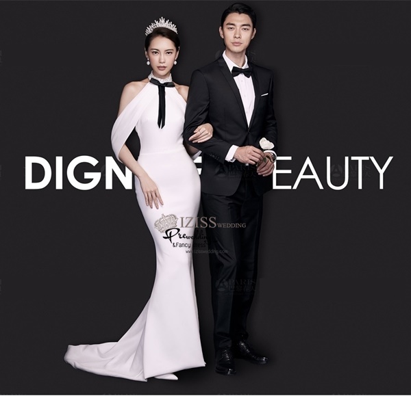 PW595 - **พรีออเดอร์ค่ะ** ชุดราตรีสีขาว สูทสีดำ ชุดคู่ถ่ายพรีเวดดิ้ง (prewedding dress) & ชุดแต่งงานแฟนซี (Fancy wedding dress)ชายหญิง "ธีมสีขาว ดำ"