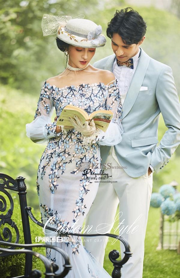 PW605- **พรีออเดอร์**ชุดแต่งงานแฟนซี ชุดเดรสสีฟ้า ชุดถ่ายพรีเวดดิ้ง (prewedding dress) & ชุดแต่งงานแฟนซี (Fancy wedding dress) "ธีมสีฟ้า"