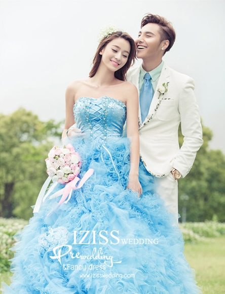 PW386 - **พรีออเดอร์**ชุดคู่ถ่ายพรีเวดดิ้ง (prewedding dress) & ชุดแต่งงานแฟนซี (Fancy wedding dress)ชายหญิง "ธีมสีฟ้า-ขาว"