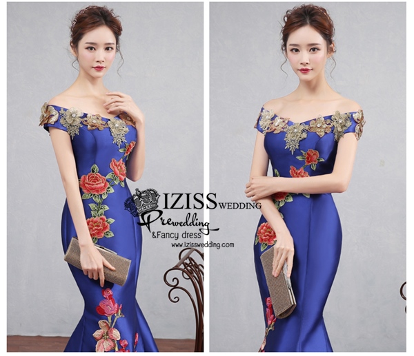 PW527 - **พรีออเดอร์มีให้เลือก 5 สี สีทอง แดง ฟ้า น้ำเงินและชมพู** ชุดกี่เพ้าสีน้ำเงิน ชุดคู่ถ่ายพรีเวดดิ้ง (prewedding dress) & ชุดแต่งงานแฟนซี (Fancy wedding dress)ชายหญิง "ธีมสีน้ำเงิน"