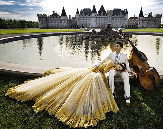 PW345-**พรีออเดอร์เฉพาะชุดผู้หญิง**ชุดคู่ถ่ายพรีเวดดิ้ง (prewedding dress) & ชุดแต่งงานแฟนซี (Fancy wedding dress)ชายหญิง "ธีมสีเหลือง-ขาว"